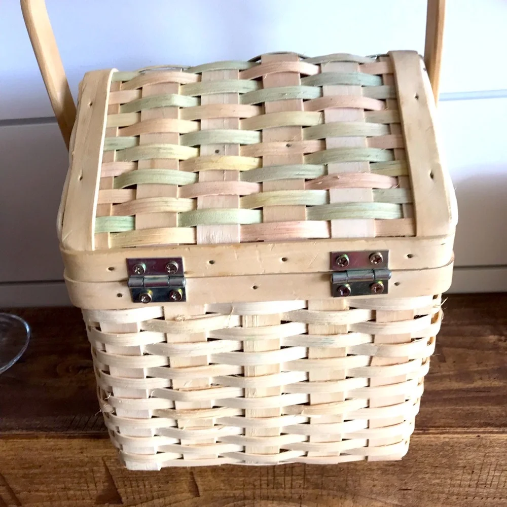 N/A beautiful basket